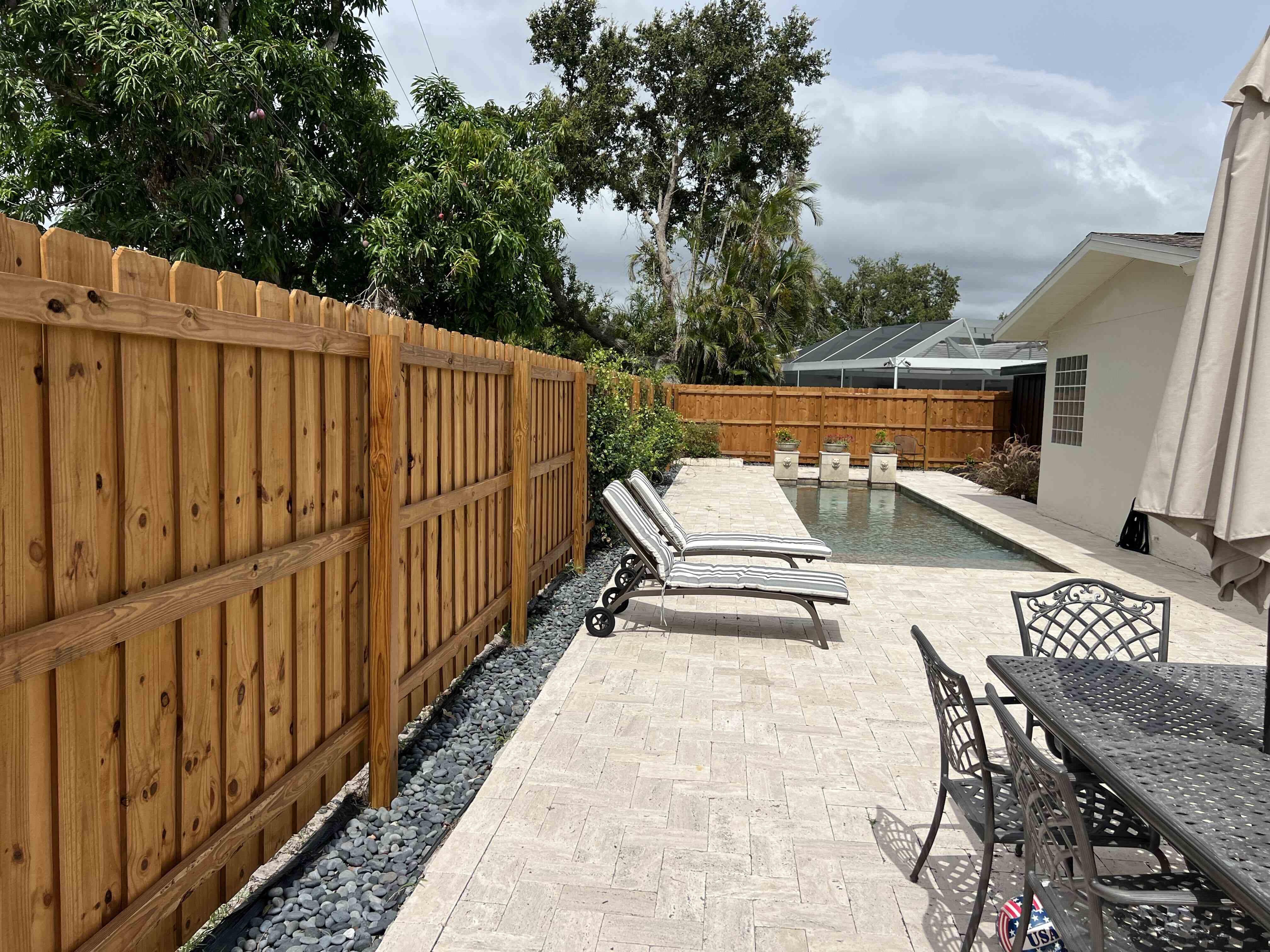 Commercial fence installation